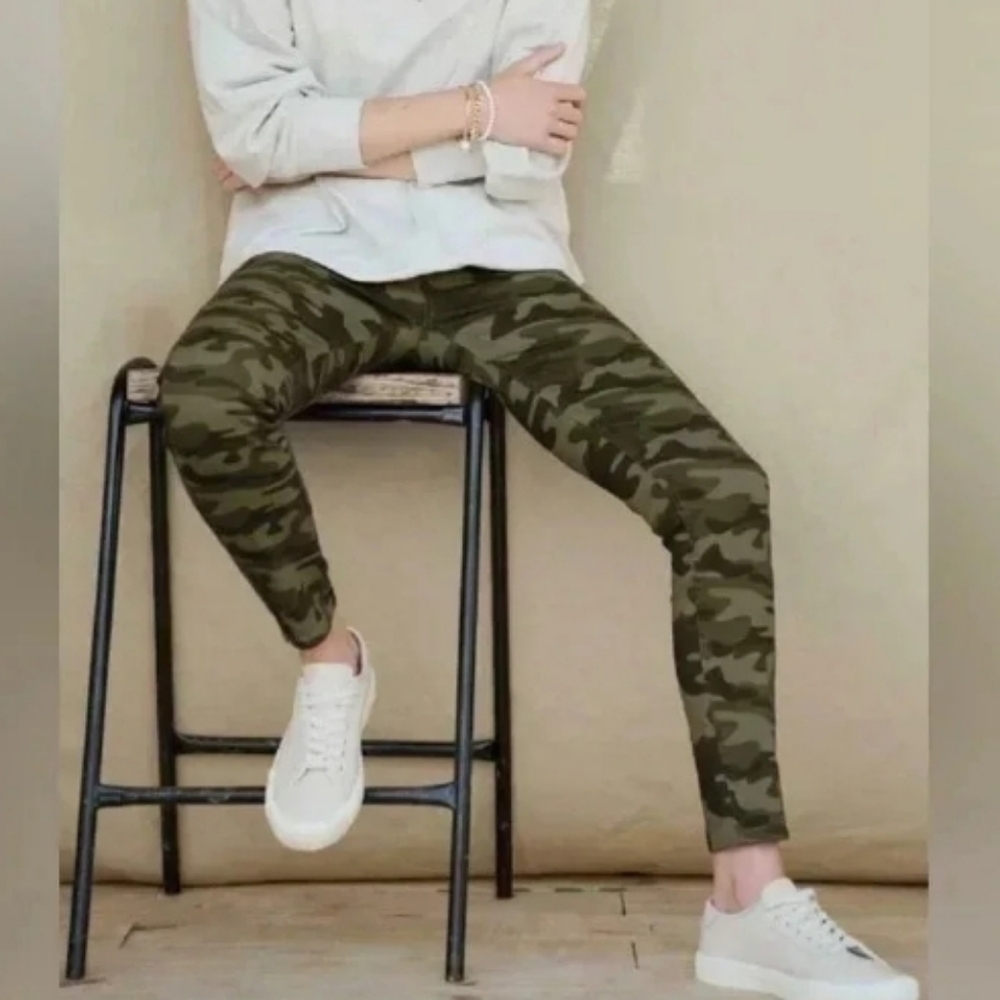Good Hart by Matilda Jane Denham Twill Camo Pants women’s size 12
